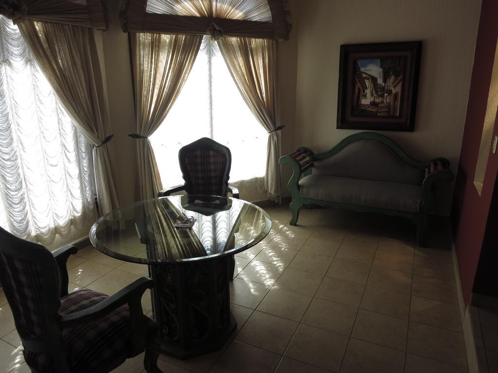 Hotel Hacienda Reynosa Habitación foto